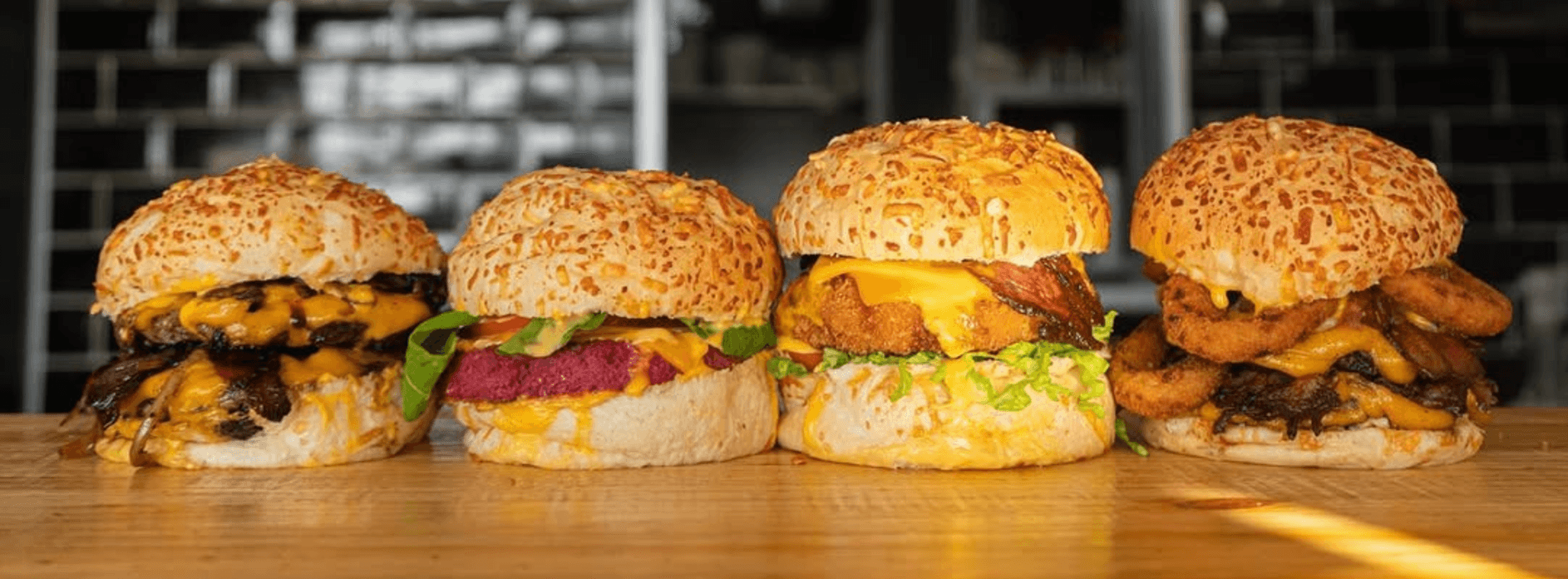 A LA PAR Smash Burgers & Mega Milas - El Pinar